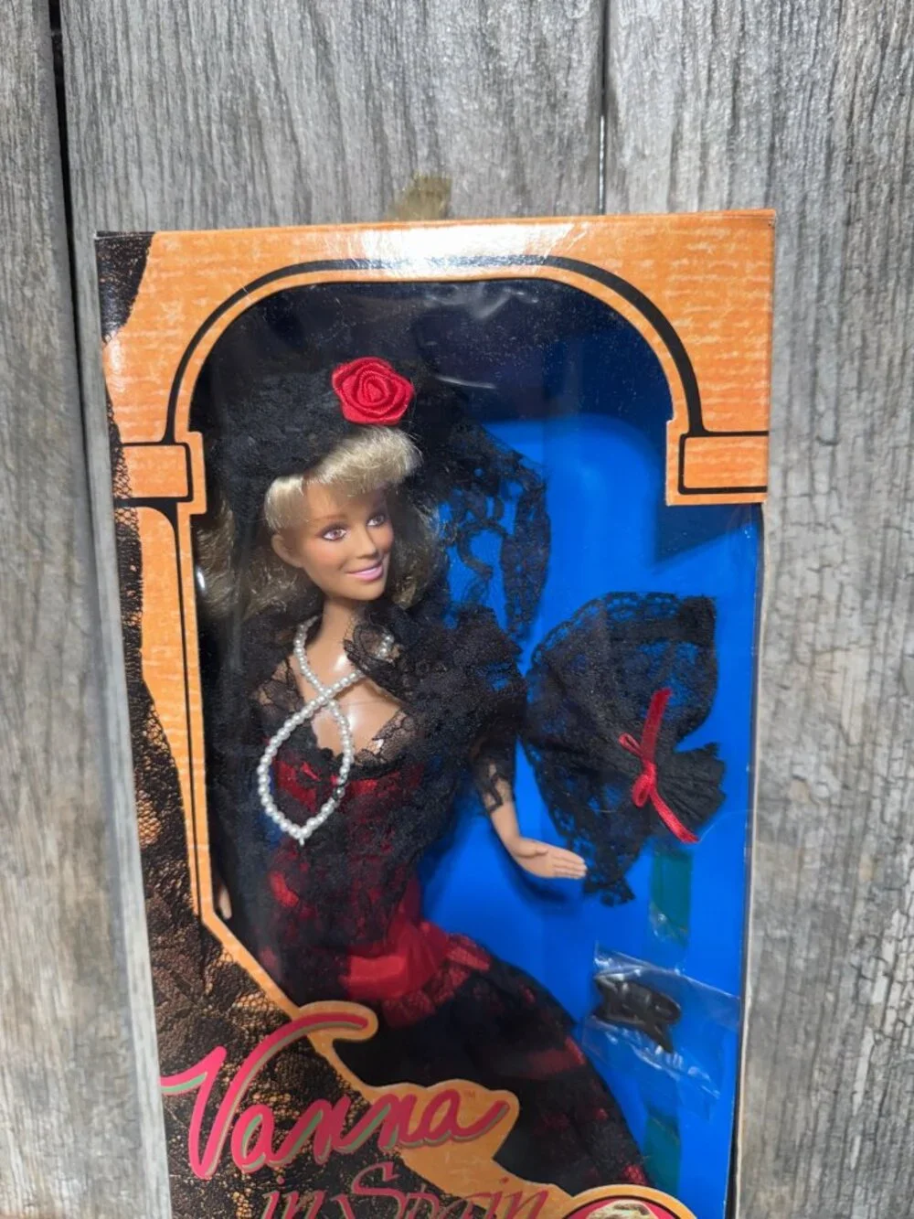 Vintage Vanna White "In Spain" Limited Doll Deadstock Box Fair Condition Totsy - Picture 3 of 9